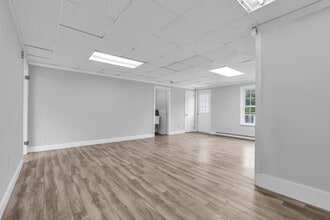 2679 Highway 70, Manasquan, NJ à louer Photo intérieure- Image 1 de 13