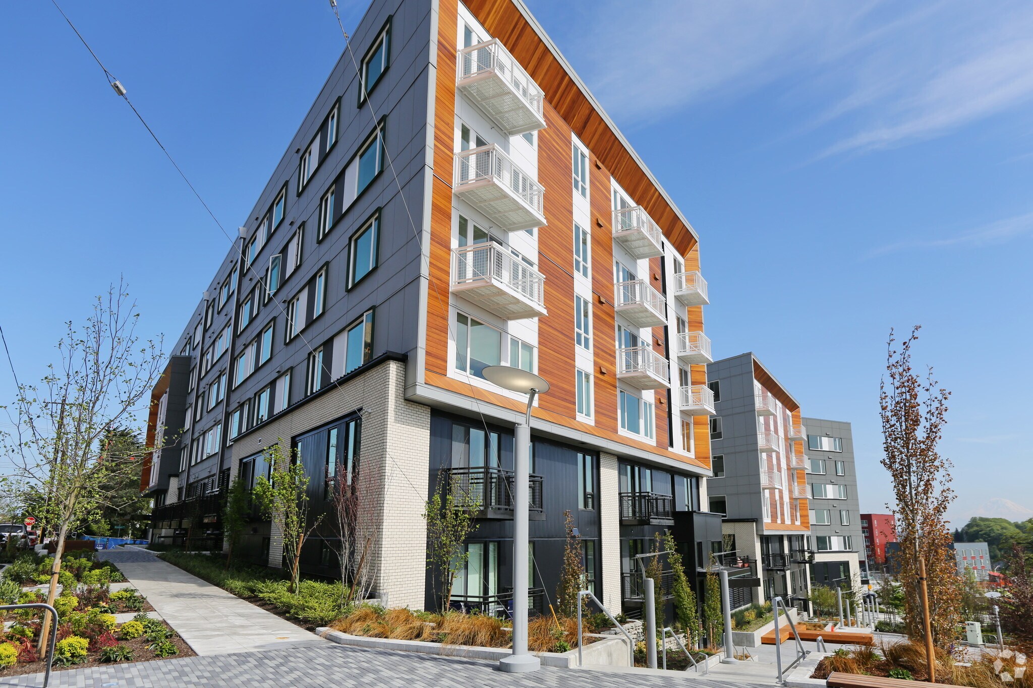 123 Broadway, Seattle, WA for lease Building Photo- Image 1 of 5