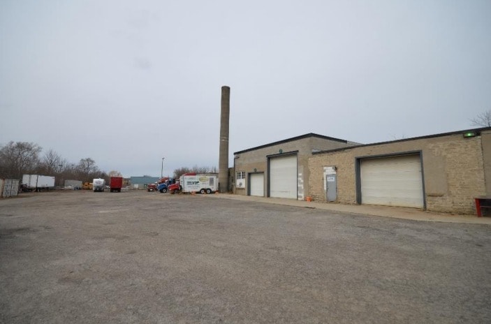 426 Dolph St N, Cambridge, ON à vendre - Photo du bâtiment - Image 3 de 12