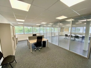 Office in Bron for lease Interior Photo- Image 2 of 3
