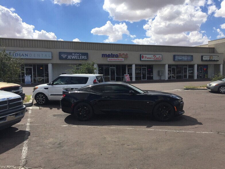 3003 W Apache Trl, Apache Junction, AZ à louer - Photo du bâtiment - Image 2 de 14