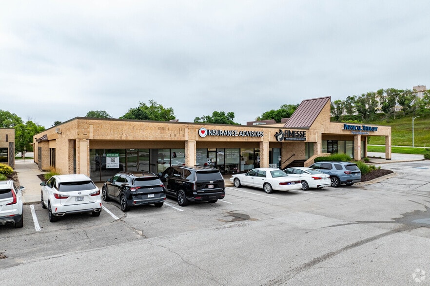 622 N 108th Ct, Omaha, NE for lease - Building Photo - Image 3 of 10