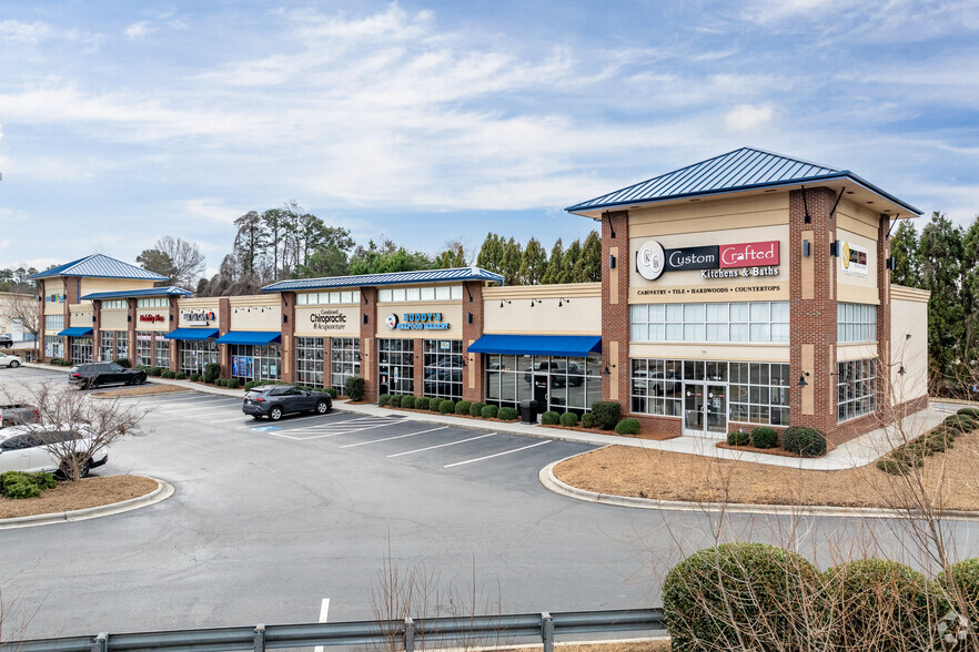 107 Commons Dr, Mooresville, NC for sale - Building Photo - Image 1 of 1