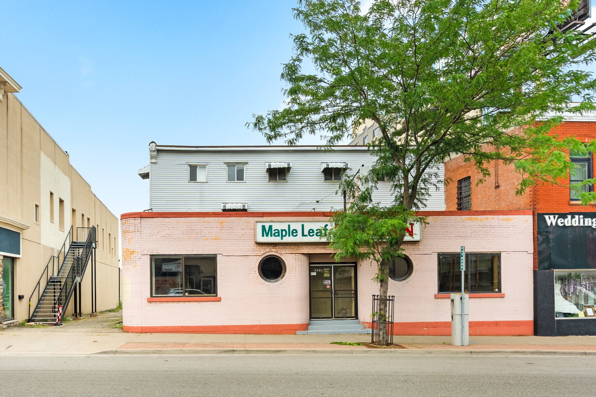 5831 Ferry St, Niagara Falls, ON for sale Primary Photo- Image 1 of 20
