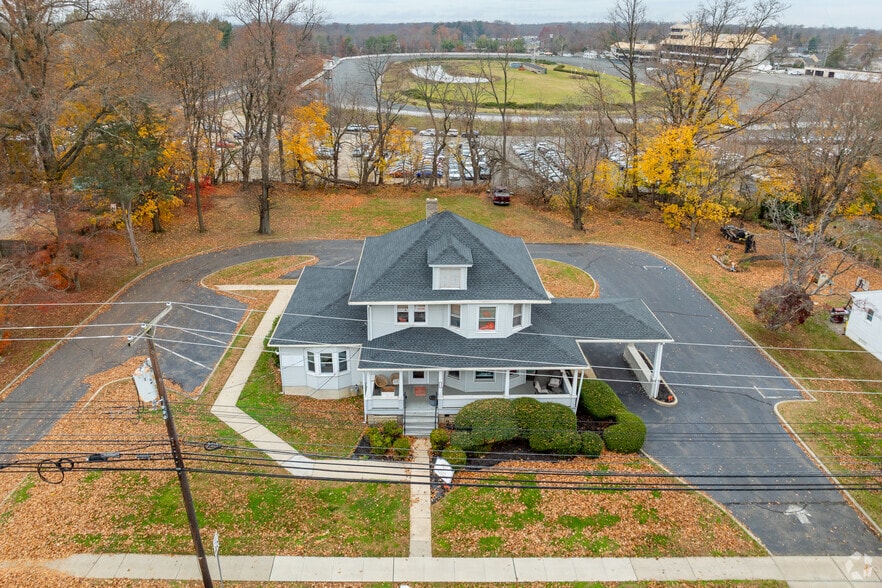 149 W Main St, Freehold, NJ à vendre - Photo du bâtiment - Image 1 de 18