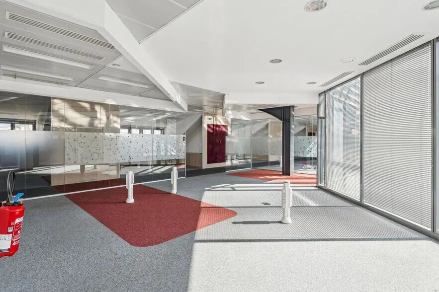 16-18 Rue Du Quatre Septembre, Paris à louer - Photo du bâtiment - Image 3 de 9