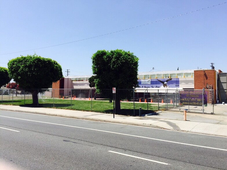 225 S Santa Fe Ave, Compton, CA for sale - Building Photo - Image 1 of 1