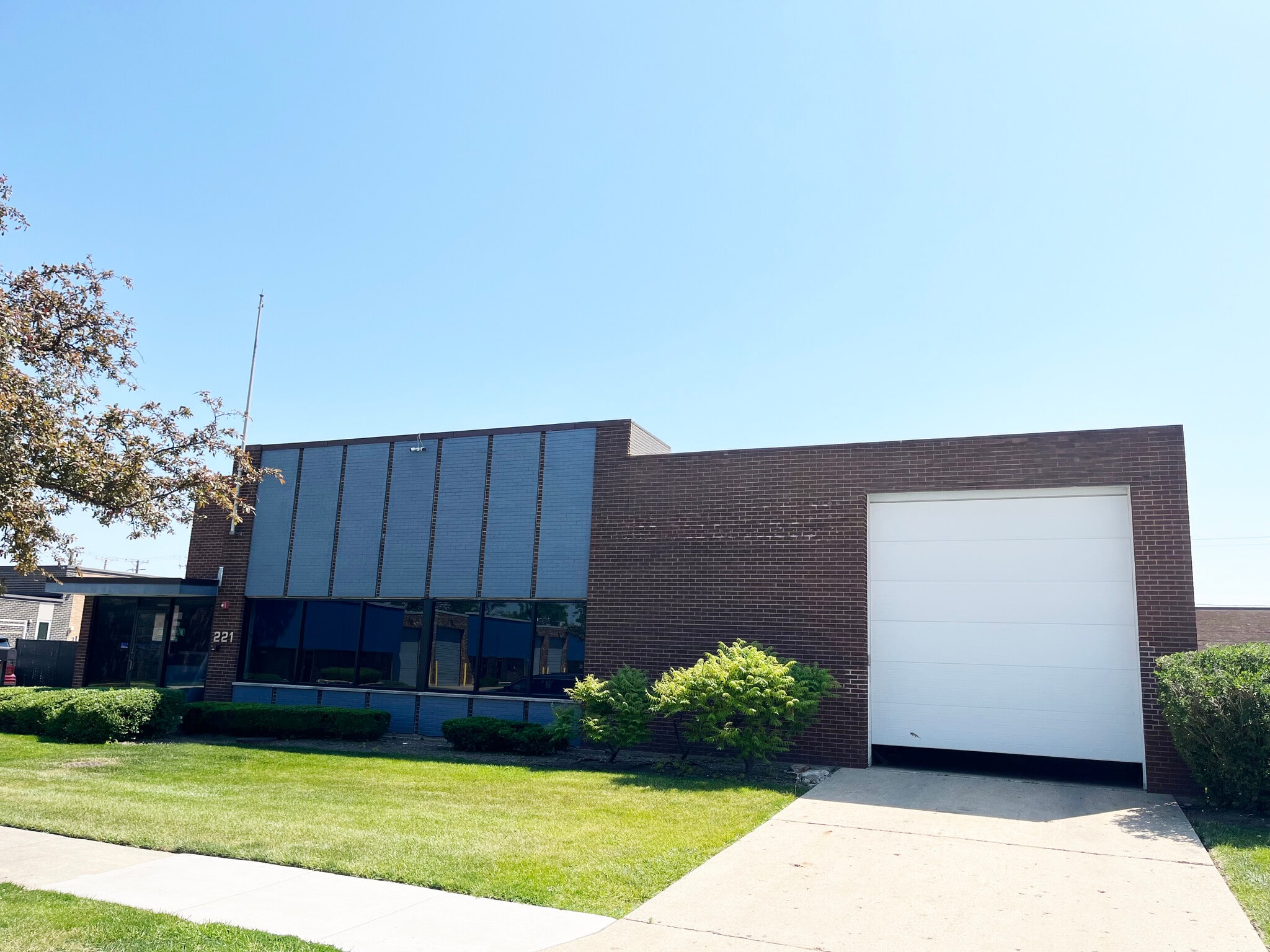 221 King St, Elk Grove Village, IL for sale Building Photo- Image 1 of 5