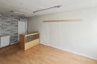 140 East St, South Molton for lease Interior Photo- Image 2 of 2