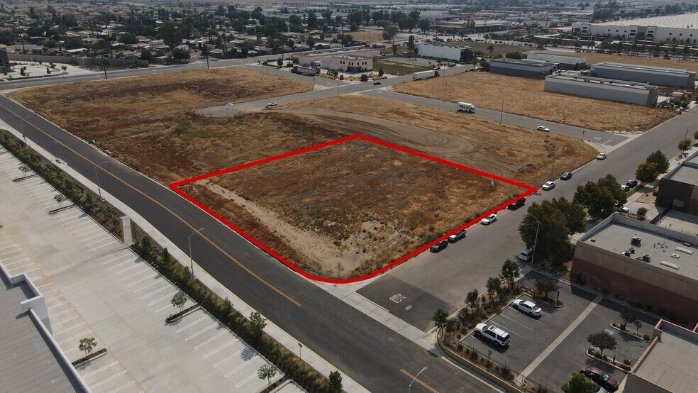 SEQ Commerce St & Lakeview Ave St, Perris, CA à vendre - Aérien - Image 3 de 6