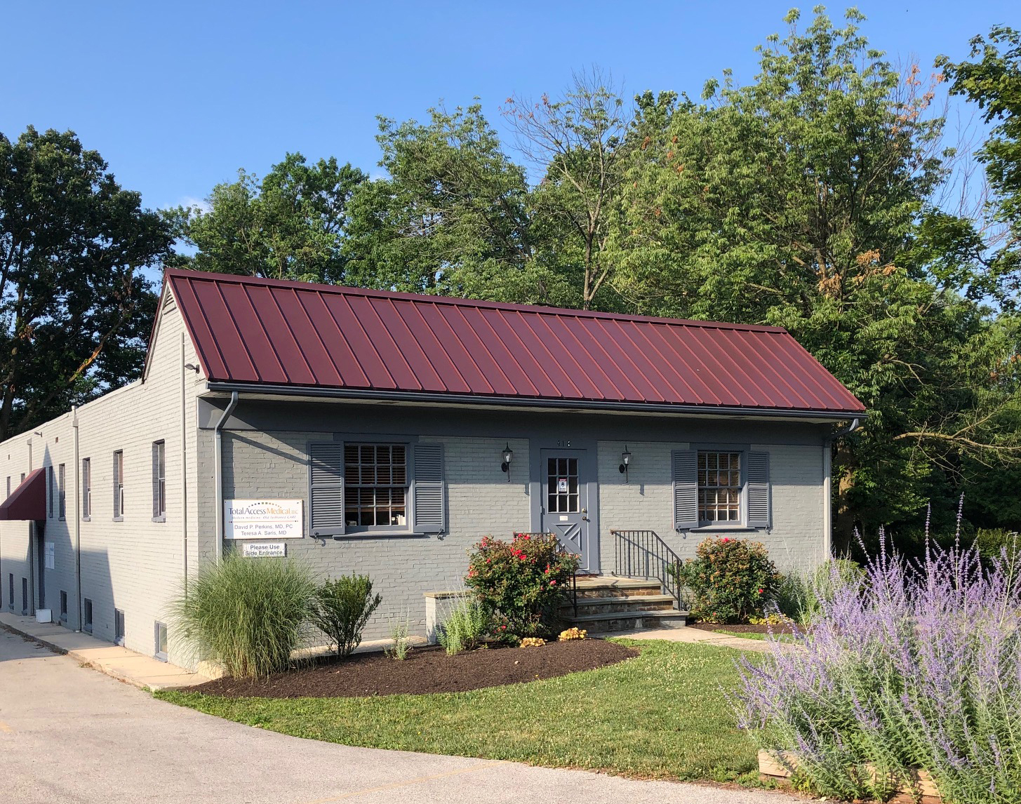 418 E Lancaster Ave, Wayne, PA for lease Building Photo- Image 1 of 3