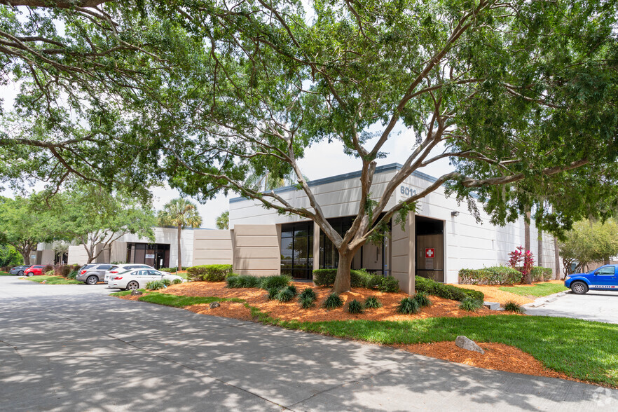 6011 Benjamin Rd, Tampa, FL for lease - Primary Photo - Image 1 of 4