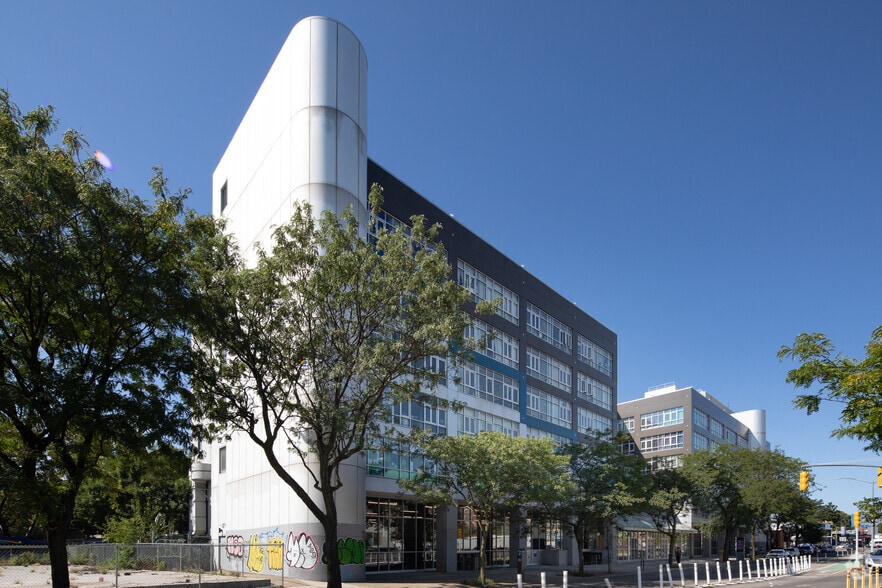 90-02 Queens Blvd, Elmhurst, NY for lease - Building Photo - Image 3 of 12