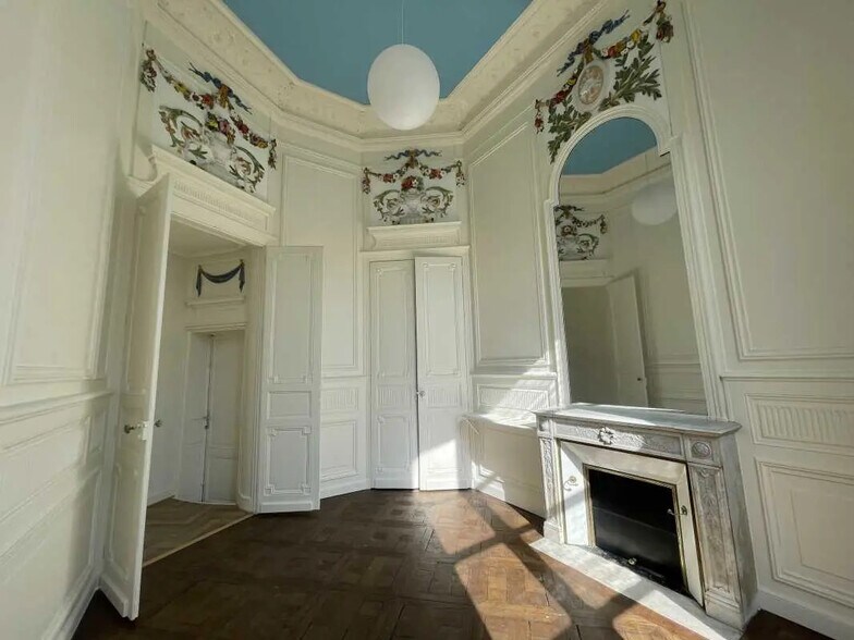 Bureau dans Bordeaux à louer - Photo du bâtiment - Image 2 de 7