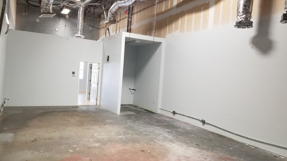 413 NE Van Loon Ln, Cape Coral, FL for lease - Building Photo - Image 2 of 5