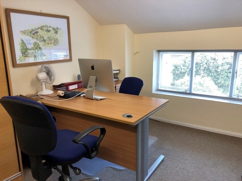 117 High St, Berkhamsted for lease - Building Photo - Image 2 of 3