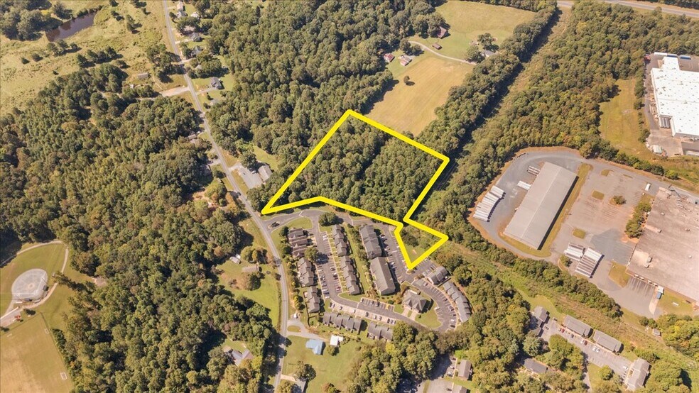 4069 Bentley Dr, Randleman, NC à vendre - Photo du bâtiment - Image 2 de 10