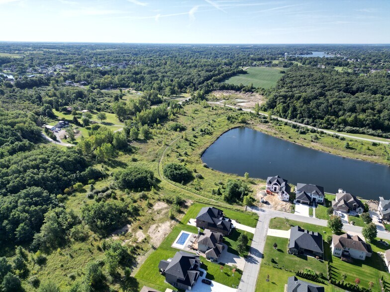Doubletree Lake Estates Development portefeuille de 4 propriétés à vendre sur LoopNet.ca - Photo du bâtiment - Image 3 de 22