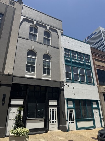 126 Monroe Ave, Memphis, TN for sale - Building Photo - Image 3 of 3