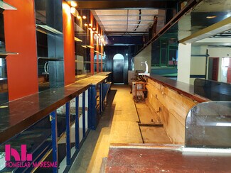 Plus de détails pour Multi-résidentiel à vendre