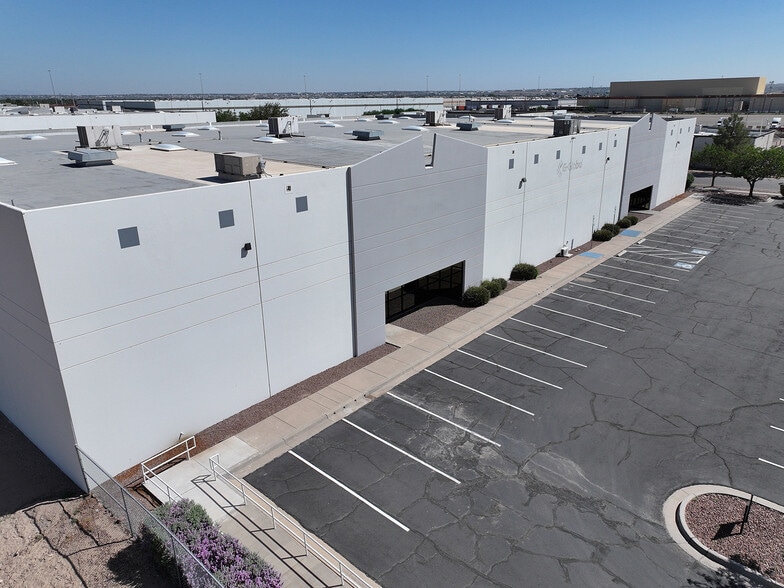 9660 Joe Rodriguez Dr, El Paso, TX for lease - Building Photo - Image 1 of 3
