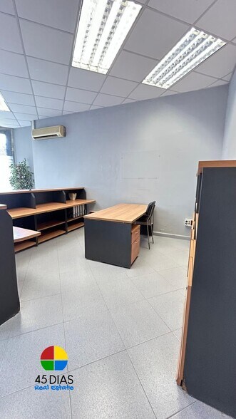 Office/Retail in Cerdanyola del Vallès, Barcelona for lease - Interior Photo - Image 3 of 3
