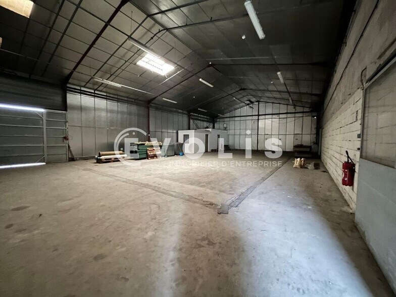 Flex in VILLENAVE-D'ORNON for lease - Interior Photo - Image 2 of 5
