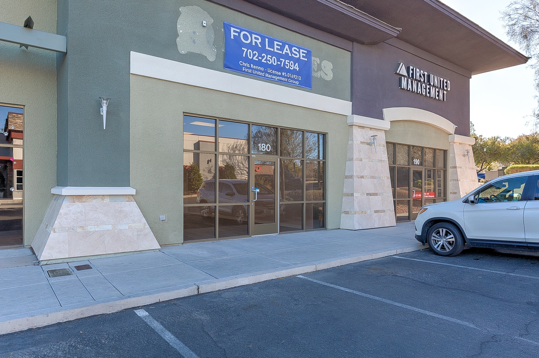 2550 Anthem Village Dr, Henderson, NV à louer Photo du bâtiment- Image 1 de 17