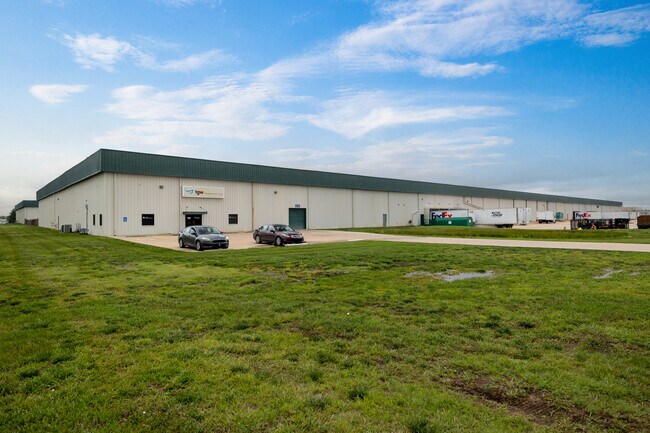 Plus de détails pour 8908 E 34th St, Wichita, KS - Industriel à louer