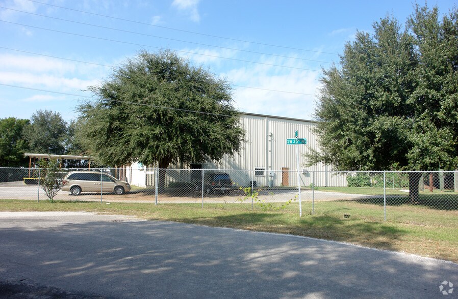 3445 SW 6th St, Ocala, FL à louer - Photo du bâtiment - Image 2 de 16