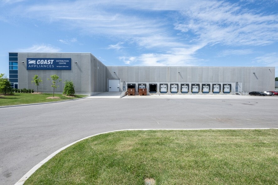 140 Speirs Giffen Ave, Caledon, ON à louer - Photo du bâtiment - Image 2 de 8