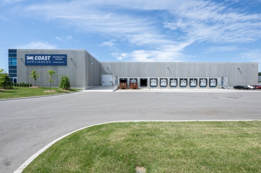 140 Speirs Giffen Ave, Caledon, ON à louer - Photo du bâtiment - Image 2 de 9