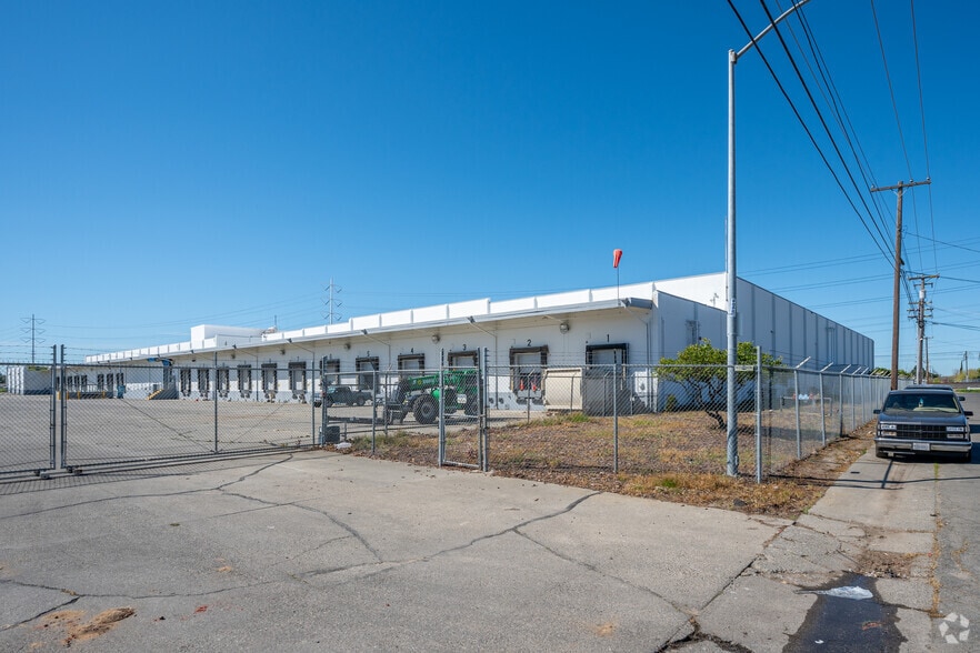 3100 52nd Ave, Sacramento, CA for lease - Building Photo - Image 3 of 29