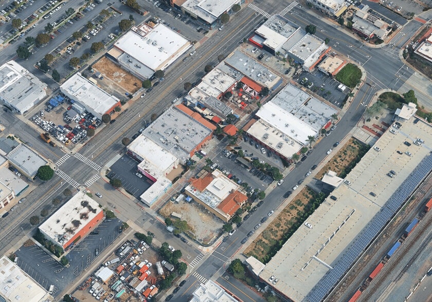 139 W Santa Fe Ave, Fullerton, CA for lease - Building Photo - Image 2 of 4