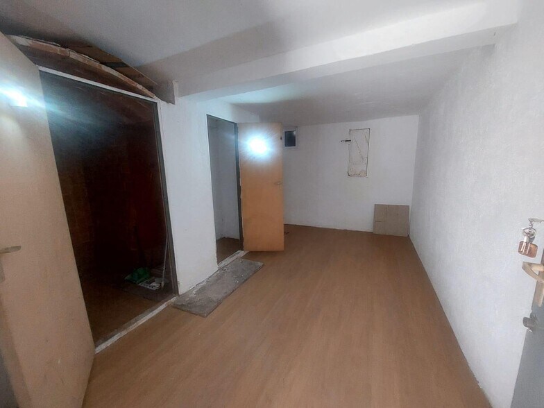 Multifamily in Madrid, Madrid for sale - Interior Photo - Image 2 of 3