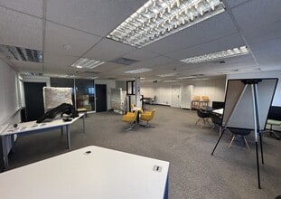 Ribocon Way, Luton for lease Interior Photo- Image 1 of 1