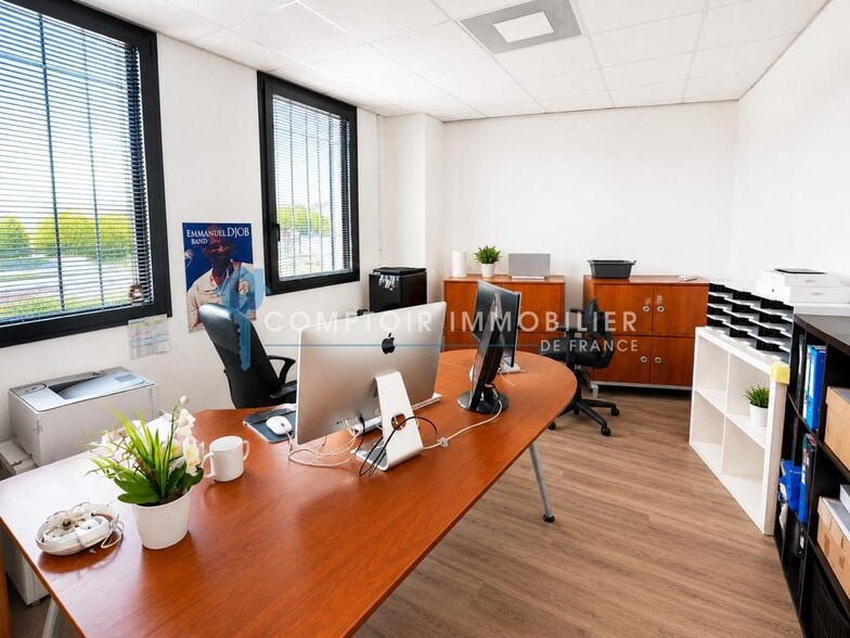Flex in Montpellier for sale - Interior Photo - Image 2 of 4