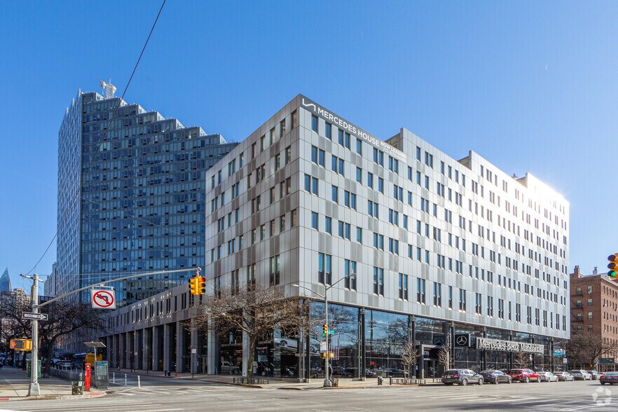 550 W 54th St, New York, NY for lease - Building Photo - Image 2 of 26