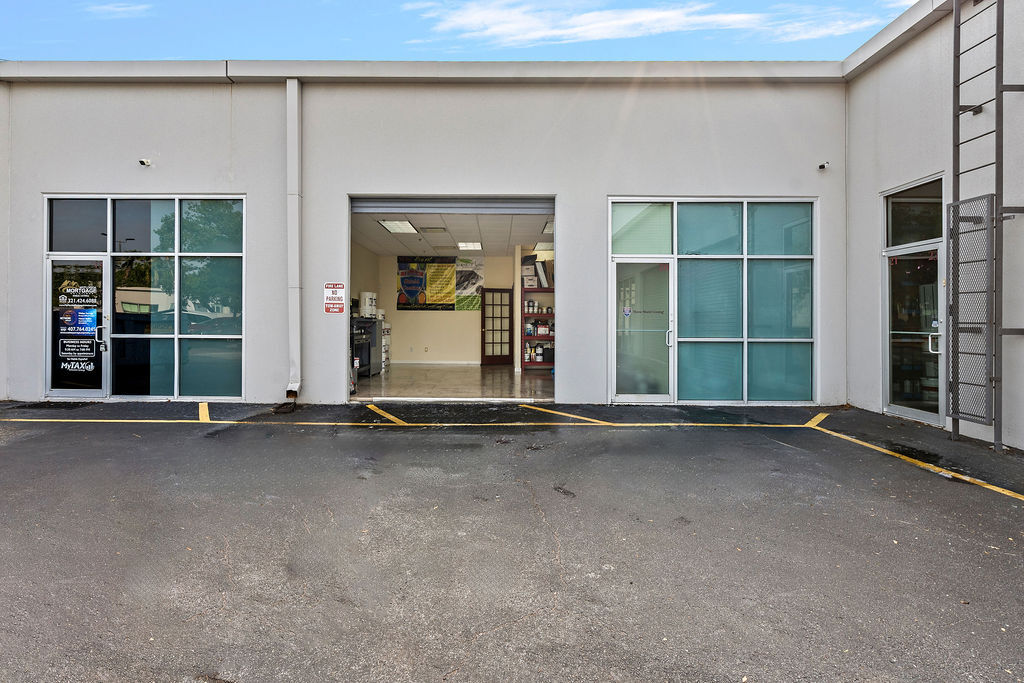 7901 Kingspointe Pky, Orlando, FL 32819 - Unité 20 - - Photo intérieure - Image 2 of 19