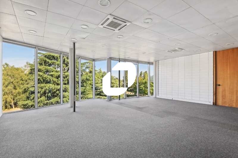 Flex in Évry-Courcouronnes for lease - Interior Photo - Image 2 of 23