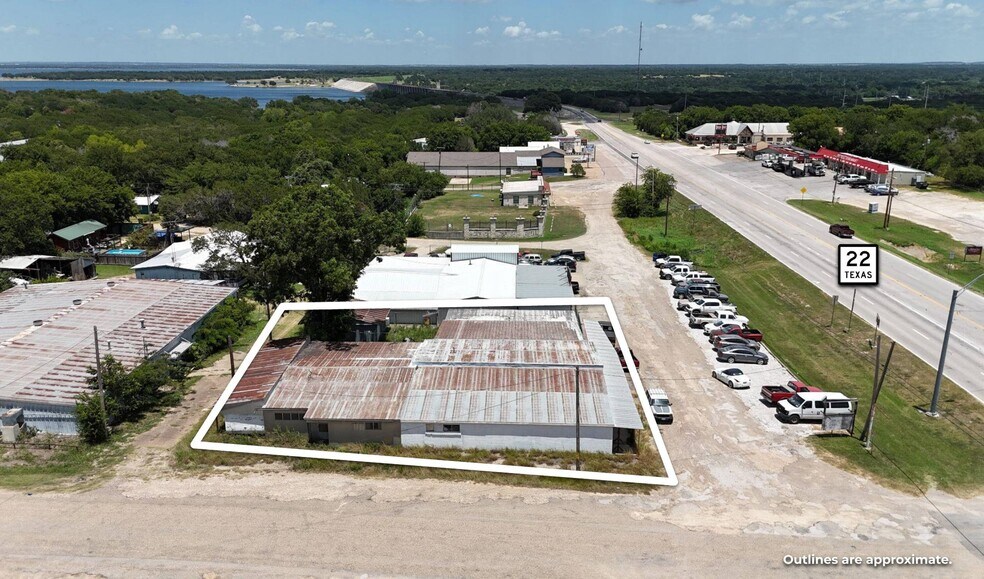 400 Highway 22, Clifton, TX à vendre - Photo du bâtiment - Image 2 de 4