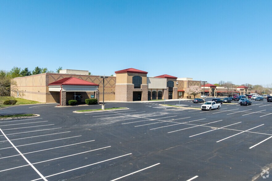 5542-5600 Hedge Lane Ter, Shawnee, KS à vendre - Photo du bâtiment - Image 3 de 5