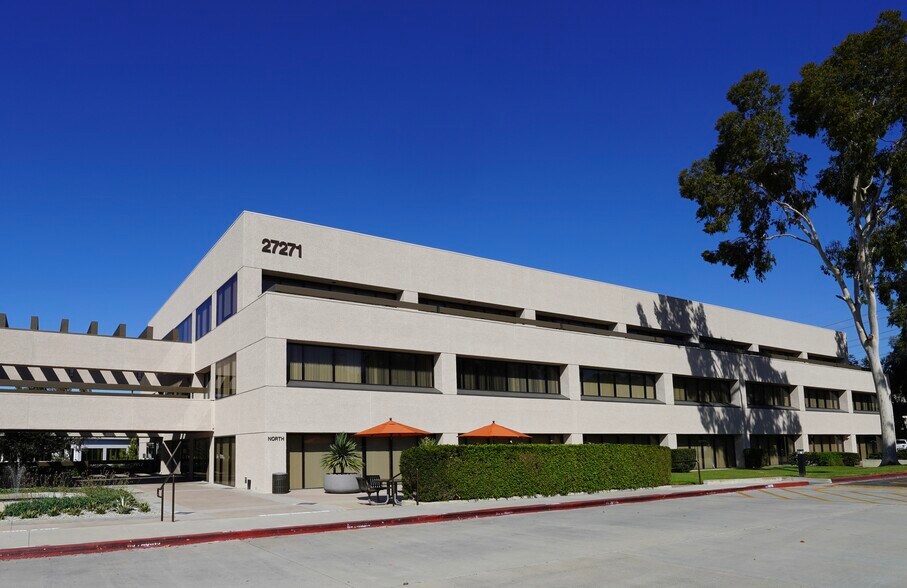 27271 Las Ramblas, Mission Viejo, CA à louer - Photo du bâtiment - Image 3 de 9