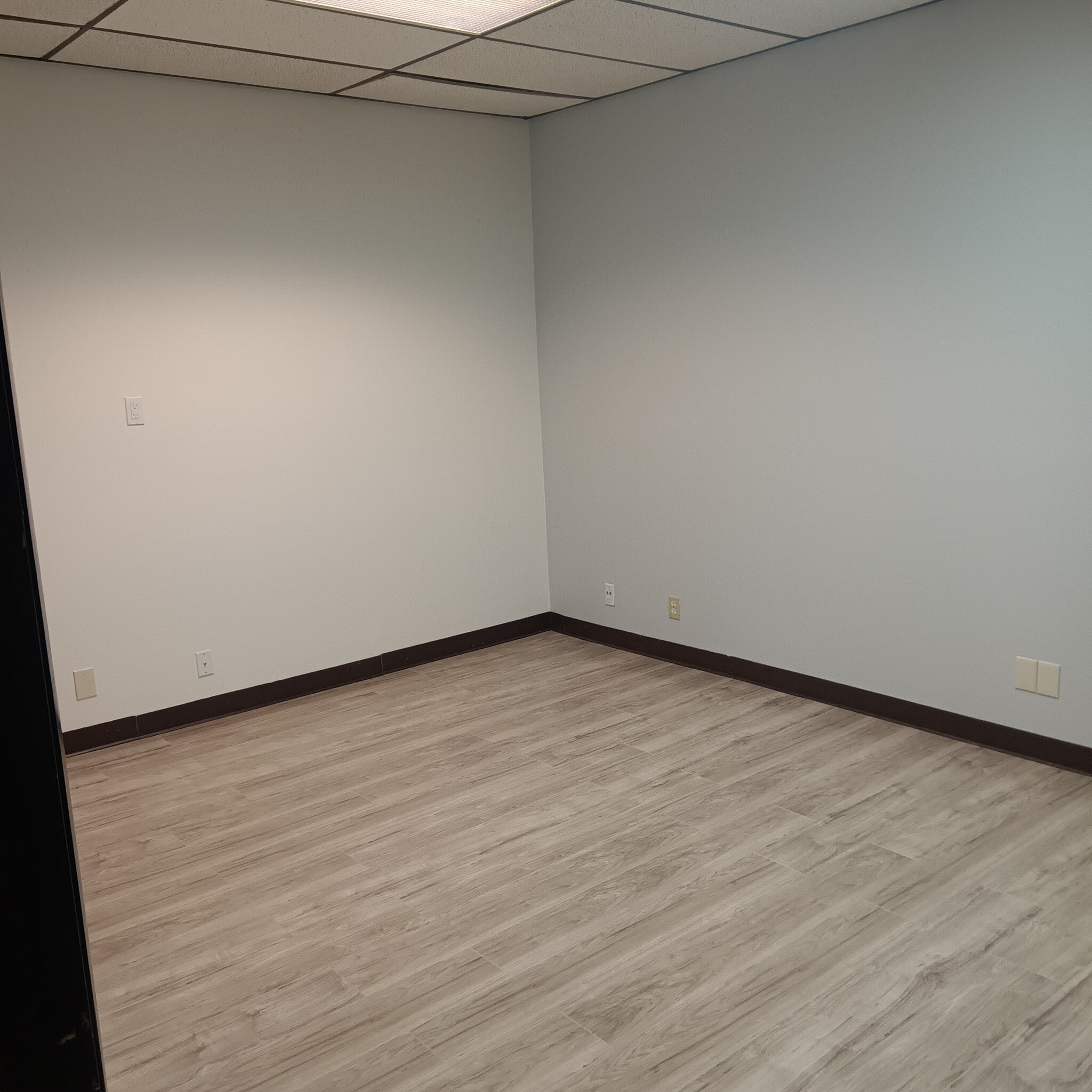 750 E Sample Rd, Pompano Beach, FL à louer Photo intérieure- Image 1 de 2