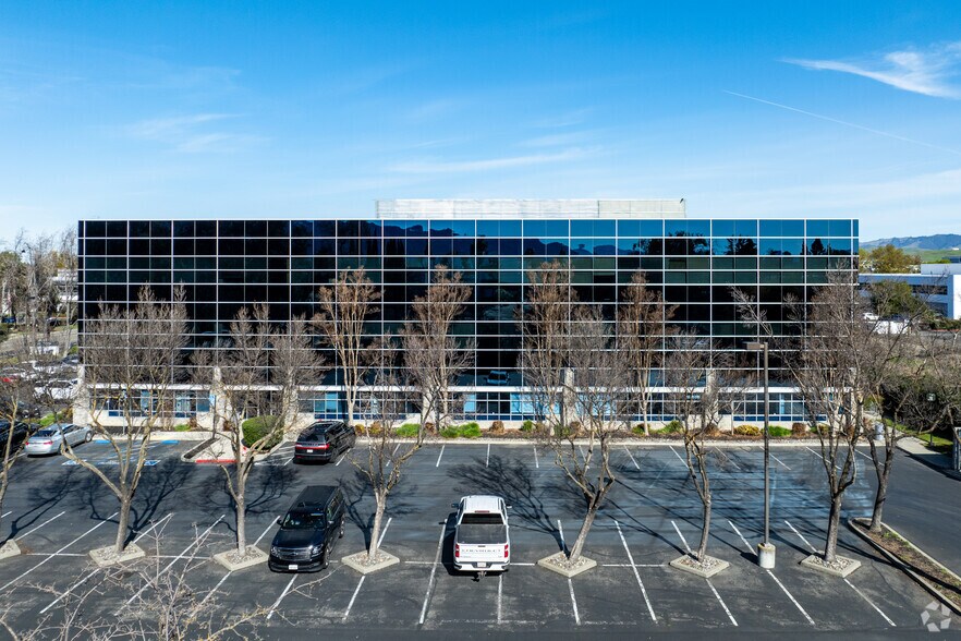 4683 Chabot Dr, Pleasanton, CA à vendre - Photo du bâtiment - Image 3 de 8