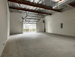 2220 Eastridge Ave, Riverside, CA à louer Photo intérieure- Image 1 de 3