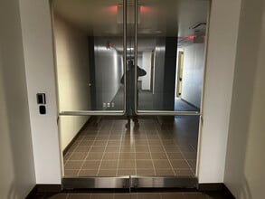 750 Holiday Dr, Pittsburgh, PA for lease Interior Photo- Image 2 of 11