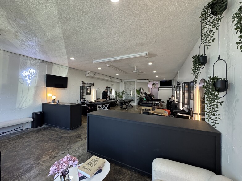 4320-4352 S Manhattan Ave, Tampa, FL for lease - Building Photo - Image 3 of 7