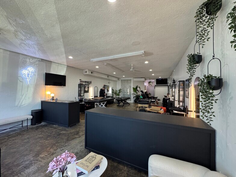 4320-4352 S Manhattan Ave, Tampa, FL à louer - Photo du bâtiment - Image 3 de 7