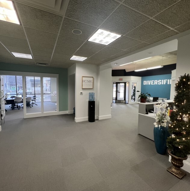 201 N Clinton Ave, Saint Johns, MI for lease Interior Photo- Image 1 of 7